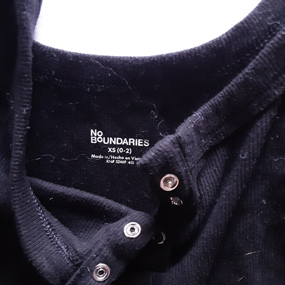 Shorts & TOPS - Picture 9 of 9